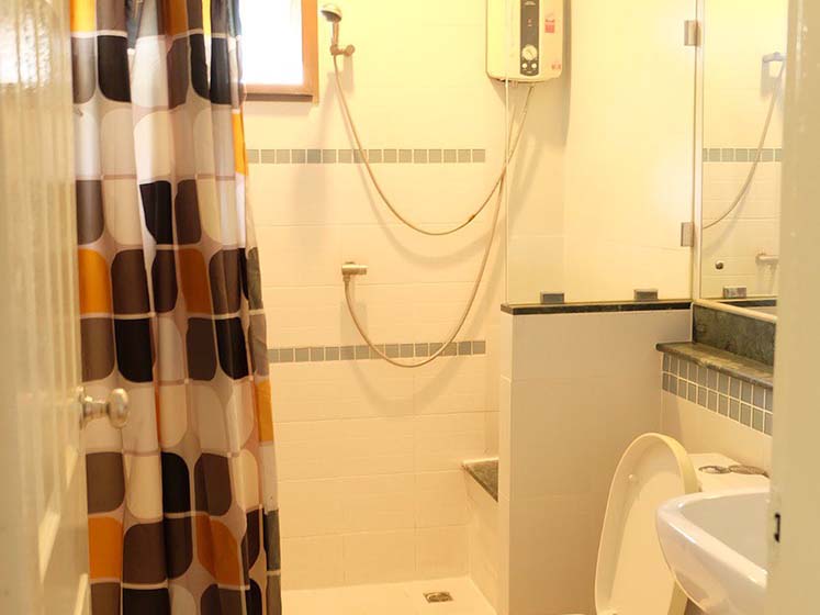 House with Shared Pool in Bangnatrad 